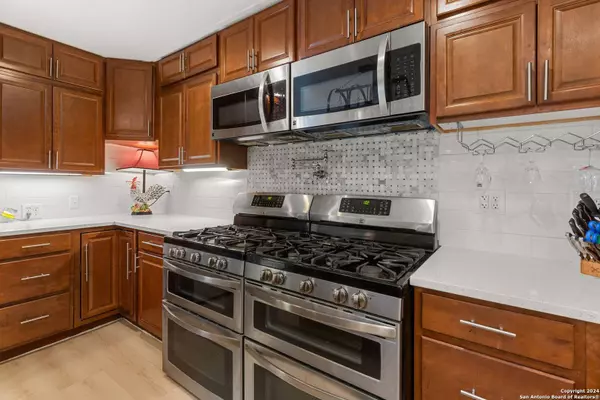 2142 James Bonham, San Antonio, TX 78238