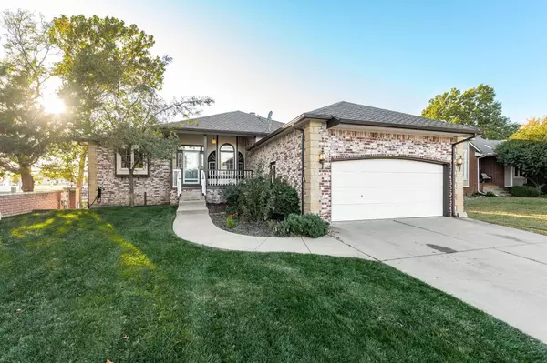 235 S Brownthrush Cir, Wichita, KS 67209