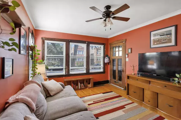 1443 Grove AVE, Berwyn, IL 60402