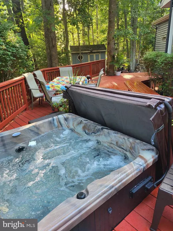 1 RED OAK DR, Tabernacle, NJ 08088