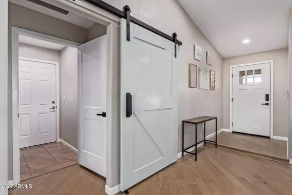 6447 E INGLEWOOD Street, Mesa, AZ 85205