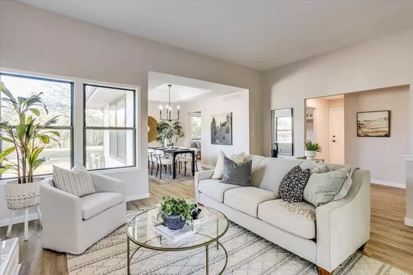 9817 SW Pine Rd, Andover, KS 67002