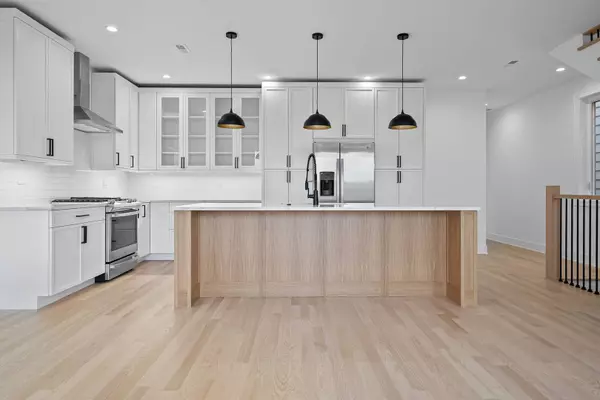 1109 W 16th Street #3, Chicago, IL 60608