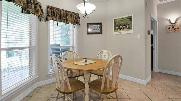 1952 Fairway DR, Huntsville, TX 77340