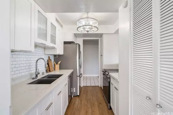 6770 Hawaii Kai DR #302, Honolulu, HI 96825