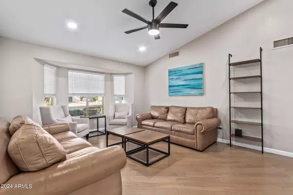 6447 E INGLEWOOD Street, Mesa, AZ 85205