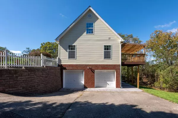 516 Meadow Ridge RD, Radford, VA 24141