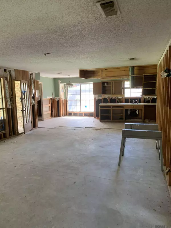 1502 STEPHEN DR, Denham Springs, LA 70726