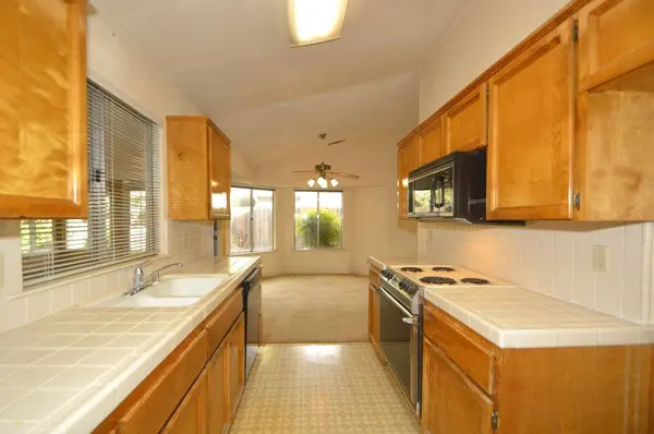 2359 Escalon Avenue, Clovis, CA 93611