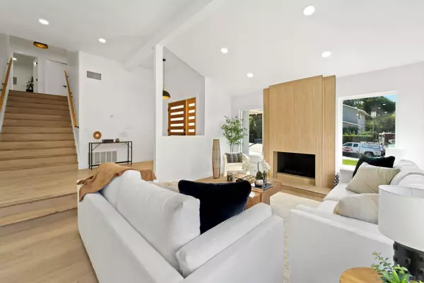 10230 Pinetree Dr, San Diego, CA 92131