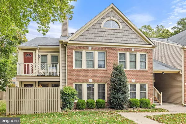 12002 RIDGE KNOLL DR #702A, Fairfax, VA 22033