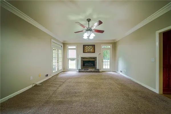 16 Sherman LN NW, Cartersville, GA 30121