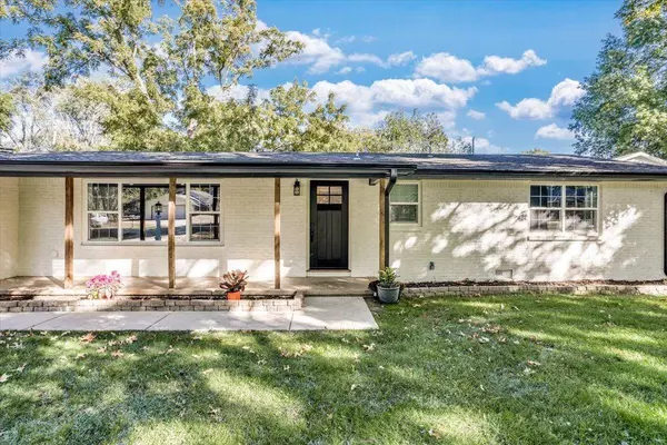 320 S Mamie Ln, Wichita, KS 67209