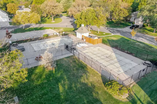 235 S Brownthrush Cir, Wichita, KS 67209