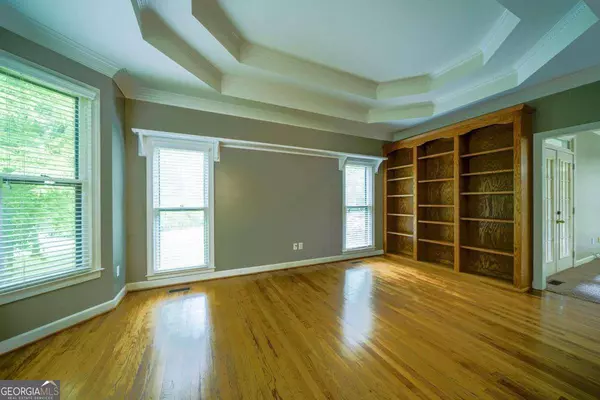 16 Sherman LN NW, Cartersville, GA 30121