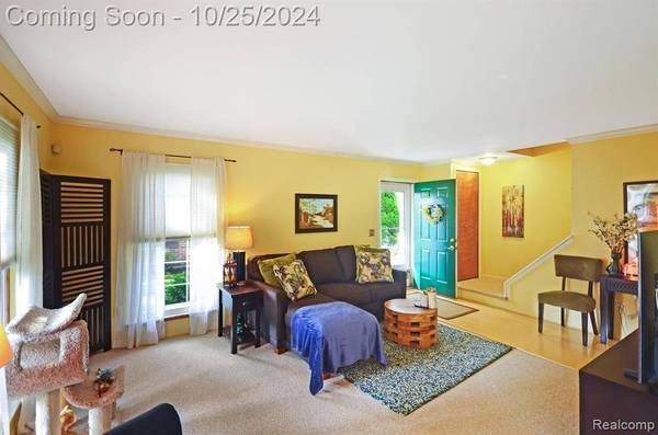 24622 Spring Lane, Harrison Township, MI 48045