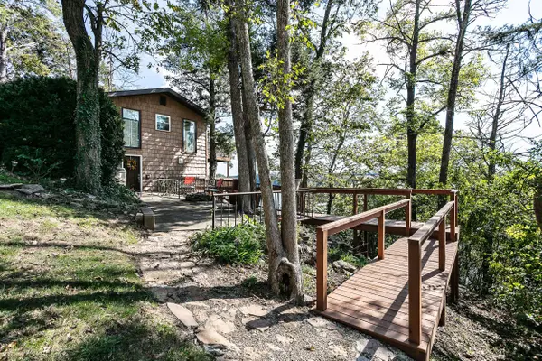 736 Paradise Camp RD, Harrodsburg, KY 40330
