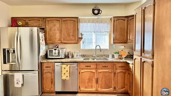 305 S E St, Imperial, CA 92251