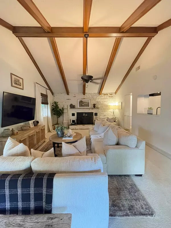 211 W McKee St, Greeneville, TN 37743-4815