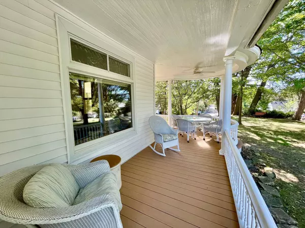 558 E Maple ST, River Falls, WI 54022