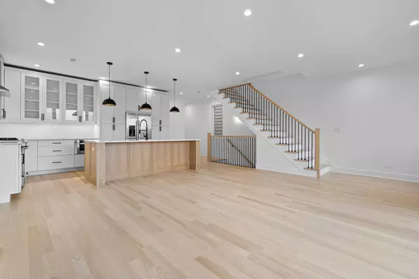 1109 W 16th Street #3, Chicago, IL 60608