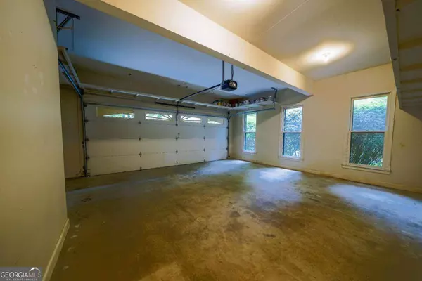 16 Sherman LN NW, Cartersville, GA 30121