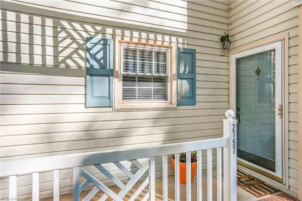 2757 Crosswinds DR, Winston-salem, NC 27127