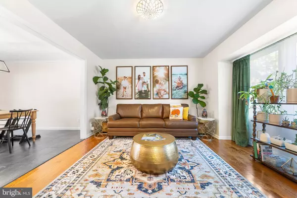 233 LAKESHORE DR, Marlton, NJ 08053