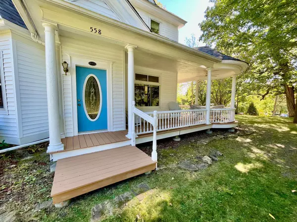 558 E Maple ST, River Falls, WI 54022