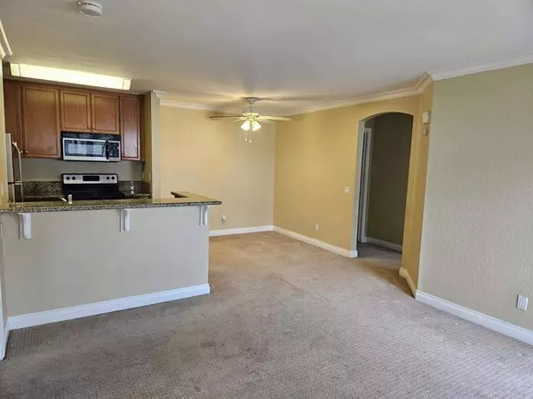 1423 Graves AVE #218, El Cajon, CA 92021