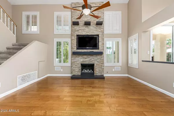 4151 E MERCER Lane, Phoenix, AZ 85028