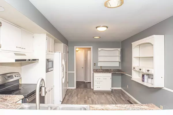 2185 Green Springs Dr, Kettering, OH 45440