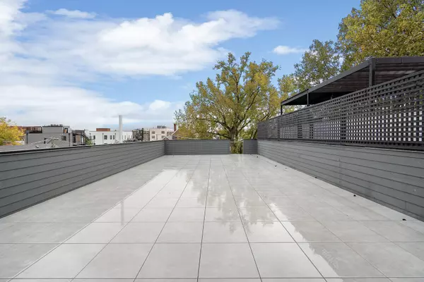 1109 W 16th Street #3, Chicago, IL 60608