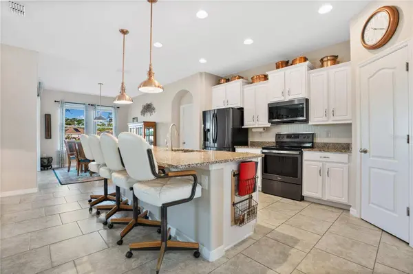 648 E VICTORIA TRAILS BLVD, Deland, FL 32724