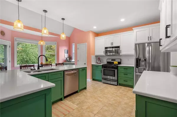 5322 Mulberry Bend CT, Flowery Branch, GA 30542