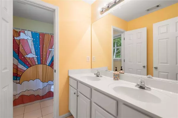 5322 Mulberry Bend CT, Flowery Branch, GA 30542