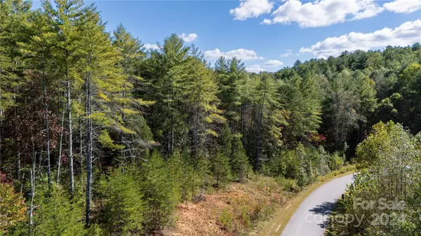 2055 Robert DR, Morganton, NC 28655