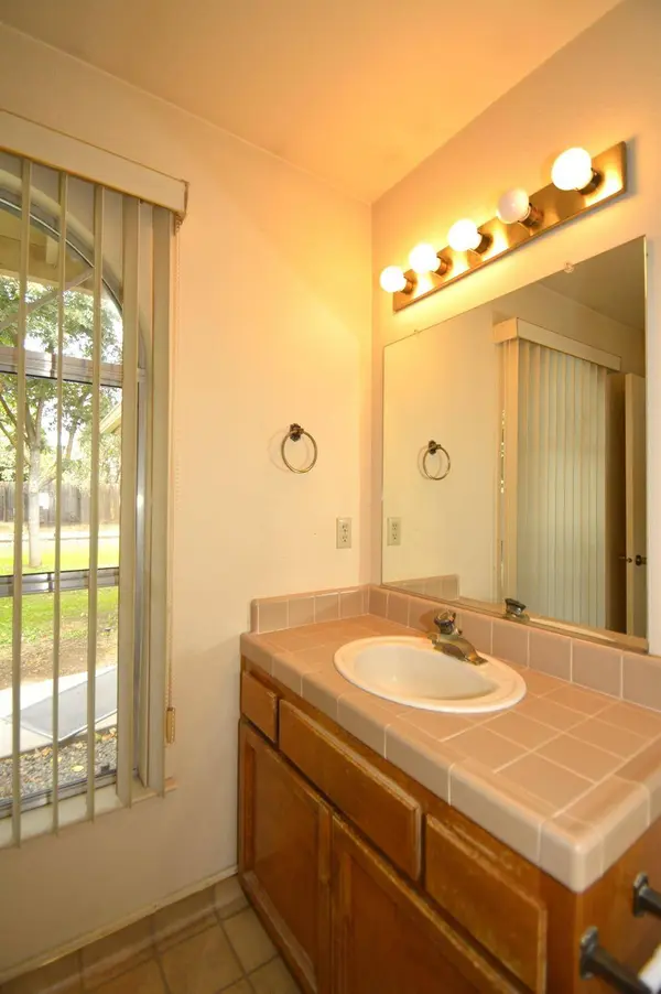 2359 Escalon Avenue, Clovis, CA 93611