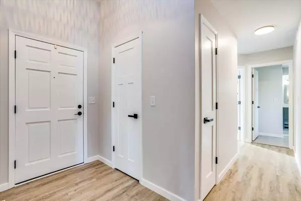 9817 SW Pine Rd, Andover, KS 67002