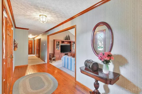 2413 Clara Bea Ln, Fairfield, OH 45014