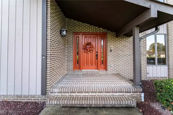 3289 Olde Winter TRL, Poland, OH 44514