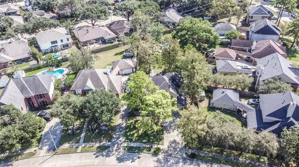 6114 Summerville LN, Houston, TX 77041