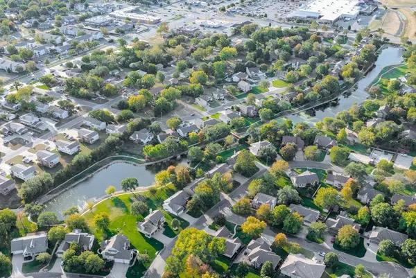 235 S Brownthrush Cir, Wichita, KS 67209