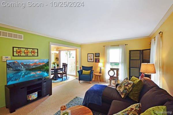 24622 Spring Lane, Harrison Township, MI 48045