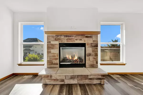 115 Acadia Ave, Hartford, WI 53027