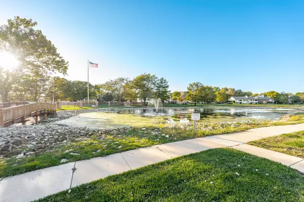 235 S Brownthrush Cir, Wichita, KS 67209