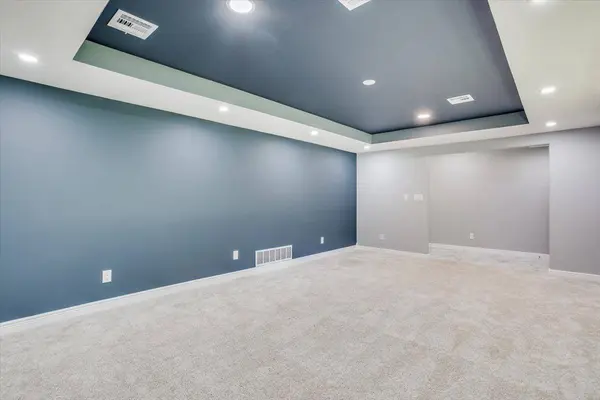 320 S Mamie Ln, Wichita, KS 67209