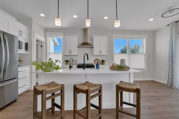 1899 Cottage Ridge DR, Marion, IA 52302