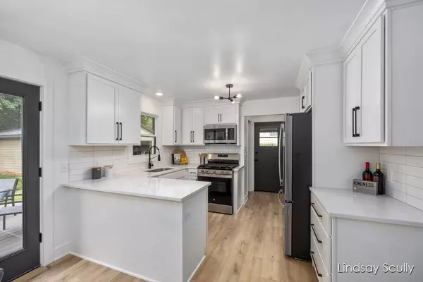 1819 Menominee SE Road, Grand Rapids, MI 49506