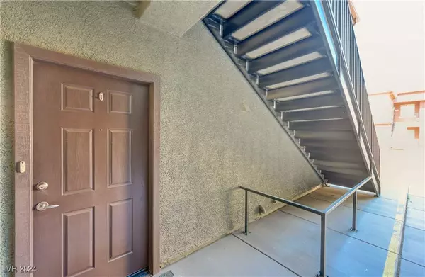 8324 W Charleston Boulevard #1041, Las Vegas, NV 89117